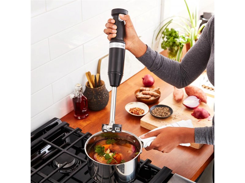 Погружной блендер KitchenAid 5KHBV83EOB 180Вт черный