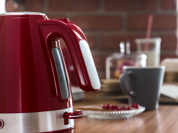 Чайник De Longhi Active Line KBLA 2000.R