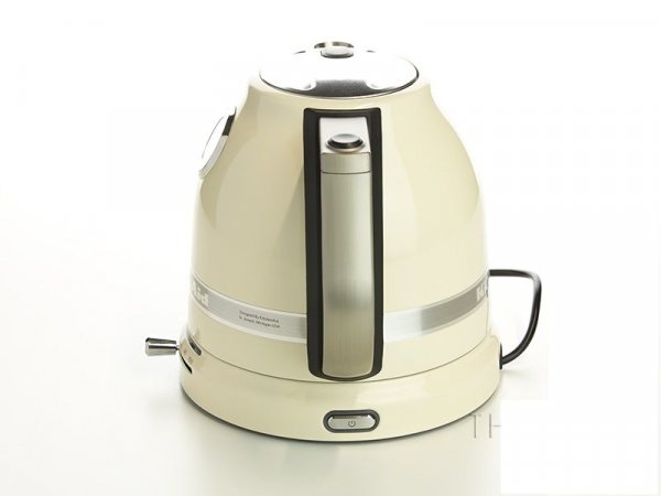 Чайник KitchenAid Artisan 5KEK1522EAC кремовый