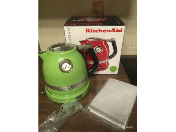 Чайник KitchenAid Artisan 5KEK1522EGA зеленое яблоко Чайник KitchenAid Artisan 5KEK1522EGA зеленое яблоко