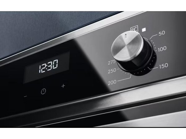 Электрический духовой шкаф Electrolux EOC5E70X