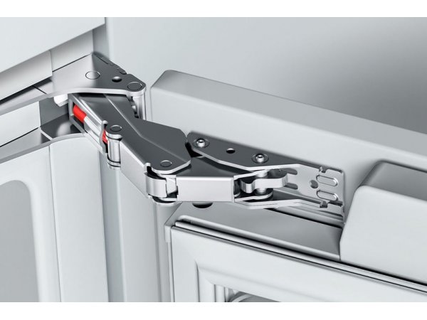 Встраиваемый холодильник Bosch KIF86HD20R