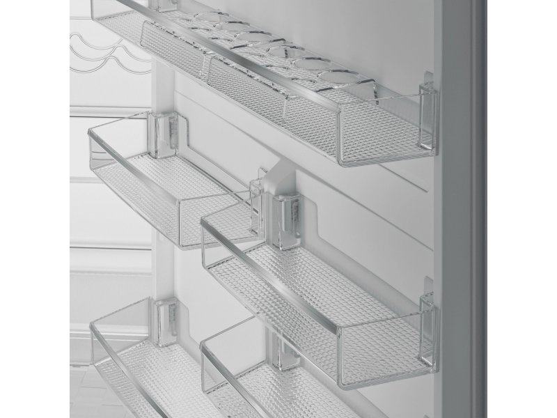 Встраиваемый холодильник Hotpoint HBT 400I