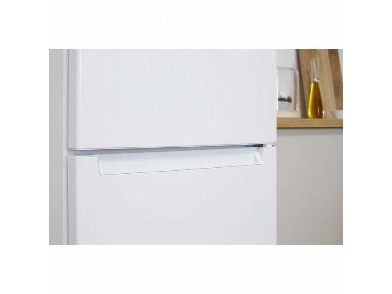 Холодильник Indesit ES 15 A
