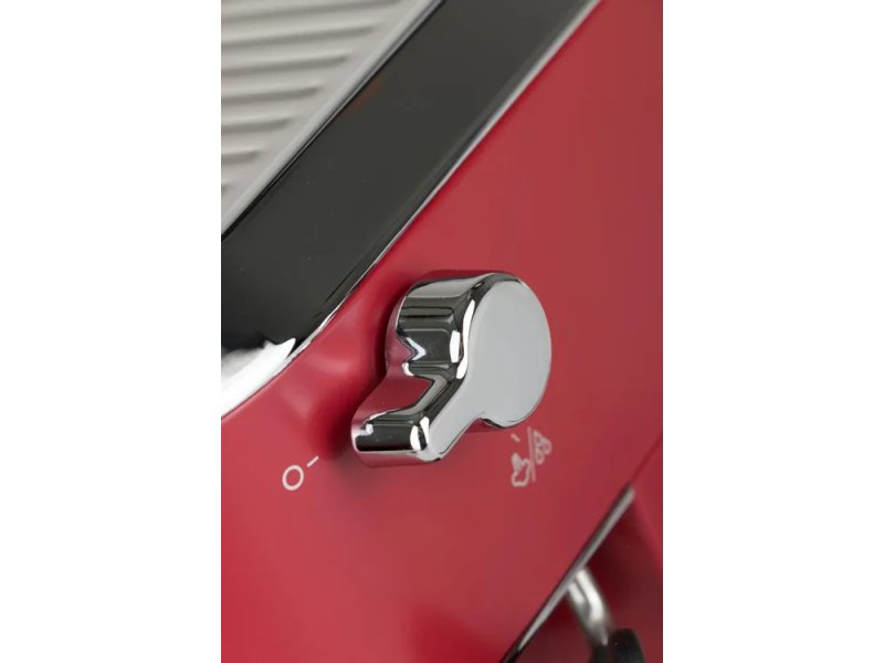 Кофеварка DeLonghi EC685.R красный Кофеварка DeLonghi EC685.R красный