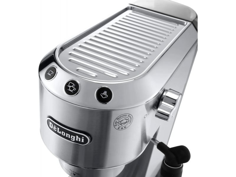 Кофеварка DeLonghi EC685.M серебристый