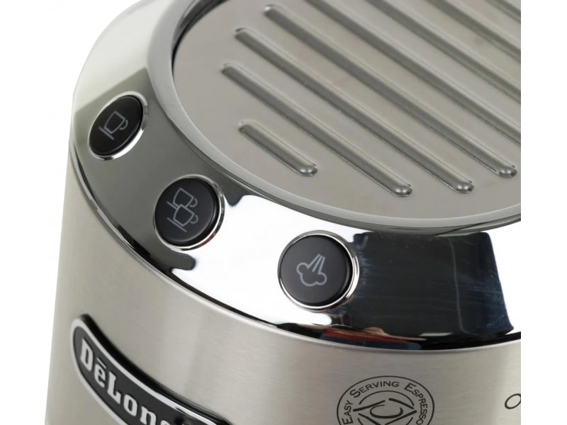 Кофеварка DeLonghi EC685.M серебристый