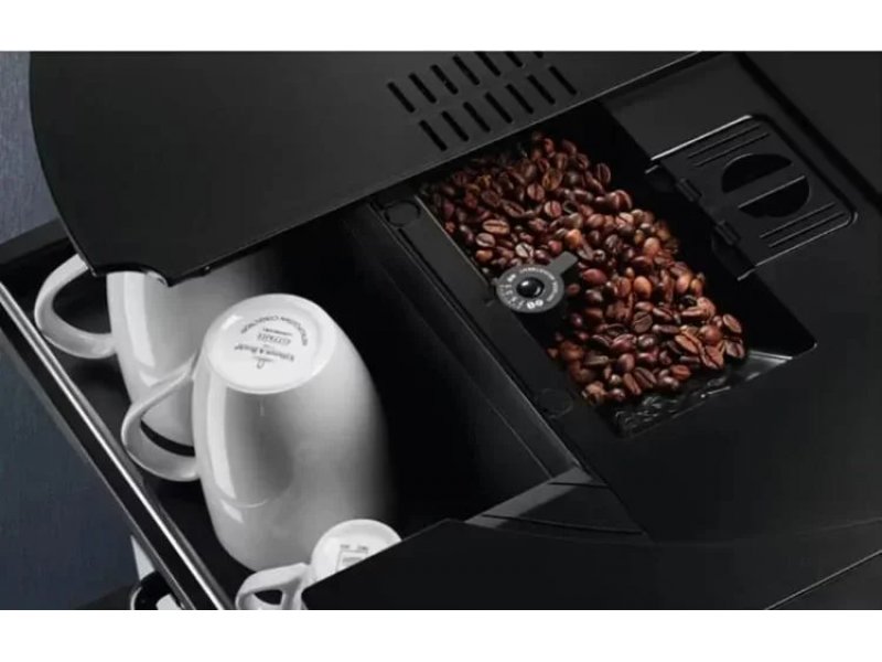 Встраиваемая кофемашина Electrolux EBC85X черный