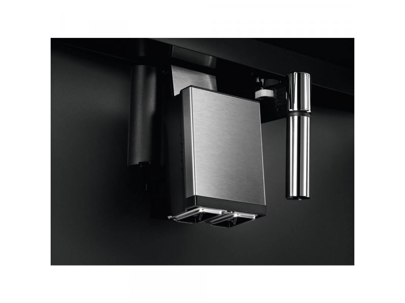 Встраиваемая кофемашина Electrolux KBC85X черный Встраиваемая кофемашина Electrolux KBC85X черный