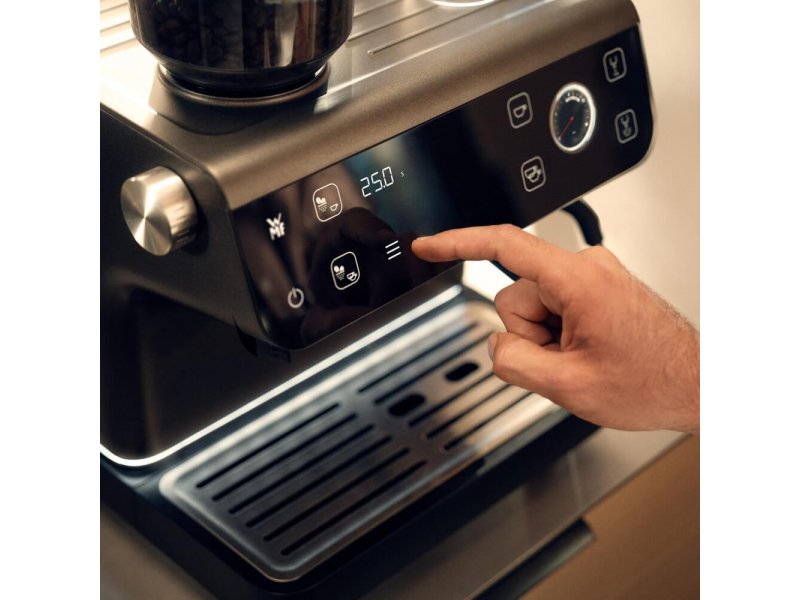 Кофемашина WMF Espresso Pro 0412390011 черный Кофемашина WMF Espresso Pro 0412390011 черный