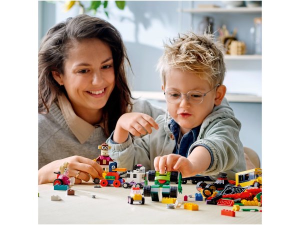 LEGO Classic Кубики и колеса 11014 LEGO Classic Кубики и колеса 11014