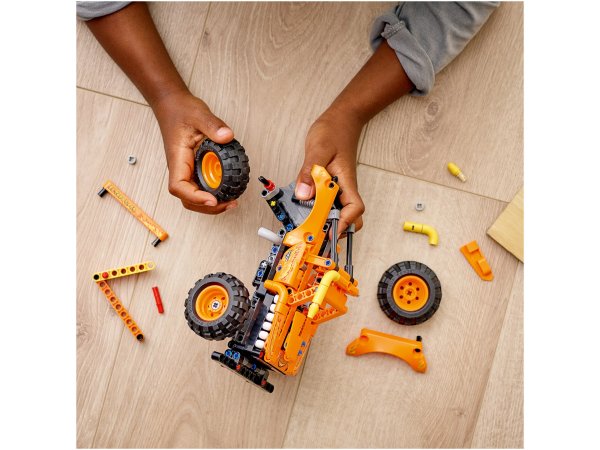 LEGO Technic Monster Jam&trade;: El Toro Loco&trade; 42135