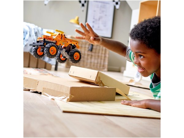 LEGO Technic Monster Jam&trade;: El Toro Loco&trade; 42135