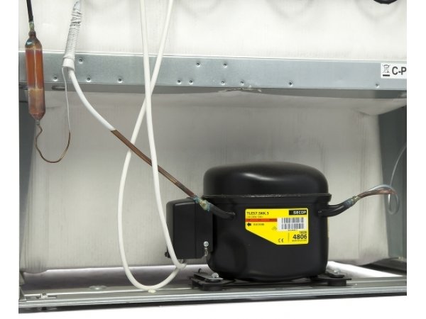 Морозильник Indesit SFR 100 Морозильник Indesit SFR 100