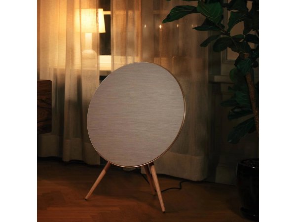 Напольная акустическая система Bang & Olufsen Beoplay A9 4th Generation Gold/White Напольная акустическая система Bang & Olufsen Beoplay A9 4th Generation Gold/White