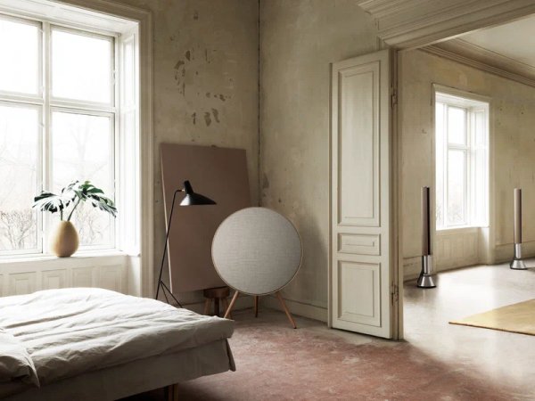 Напольная акустическая система Bang & Olufsen Beoplay A9 4th Generation Gold/White Напольная акустическая система Bang & Olufsen Beoplay A9 4th Generation Gold/White