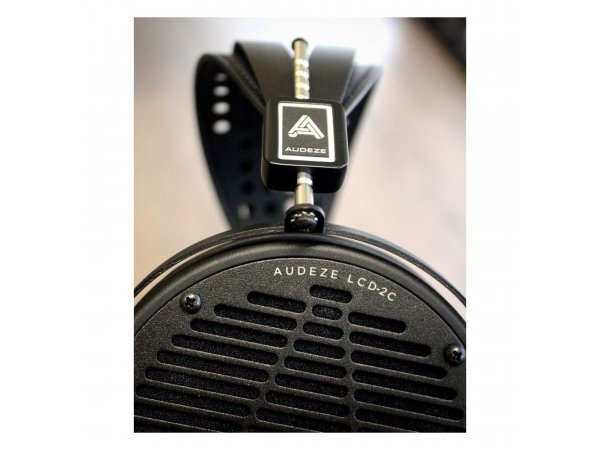 Наушники Audeze LCD2с (с кейсом, вер.2021) Наушники Audeze LCD2с (с кейсом, вер.2021)