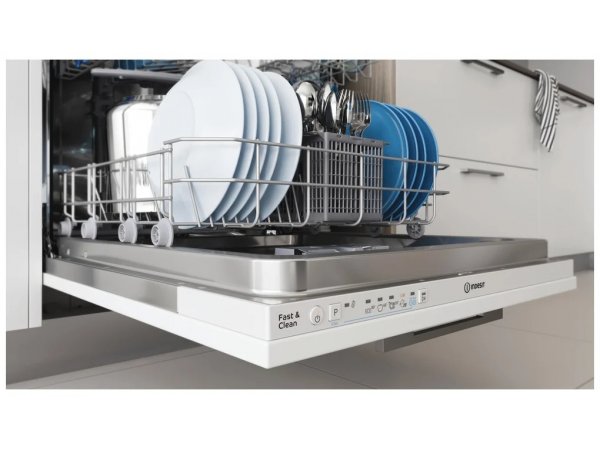 Встраиваемая посудомоечная машина Indesit DIE 2B19 A Встраиваемая посудомоечная машина Indesit DIE 2B19 A