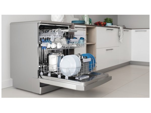 Посудомоечная машина Indesit DFC 2B+19 AC X Посудомоечная машина Indesit DFC 2B+19 AC X