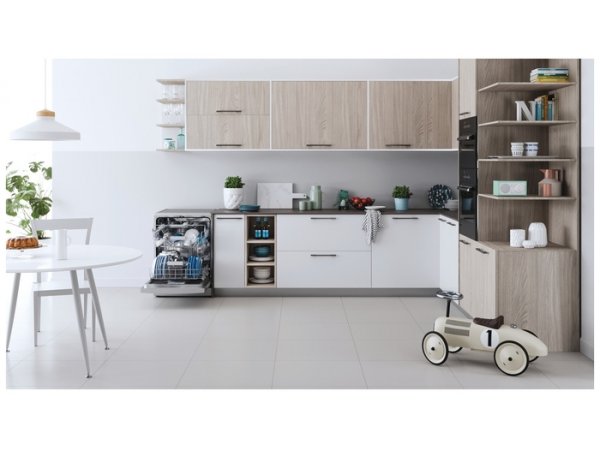 Посудомоечная машина Indesit DFC 2B+19 AC X Посудомоечная машина Indesit DFC 2B+19 AC X