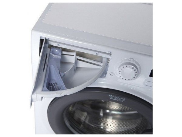 Стиральная машина Hotpoint/Ariston VMUG 501 B Стиральная машина Hotpoint/Ariston VMUG 501 B