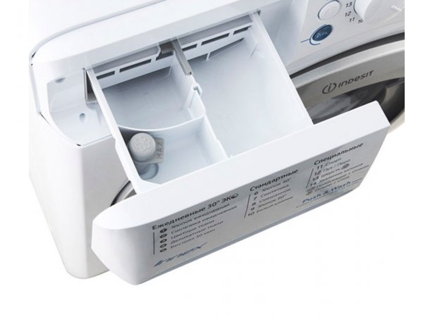 Стиральная машина узкая Indesit BWUA 51051 L B Стиральная машина узкая Indesit BWUA 51051 L B