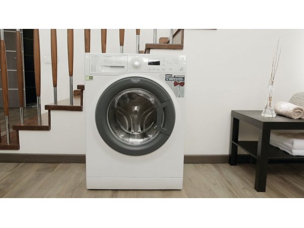 Стиральная машина Hotpoint/Ariston VMSG 622 ST B Стиральная машина Hotpoint/Ariston VMSG 622 ST B
