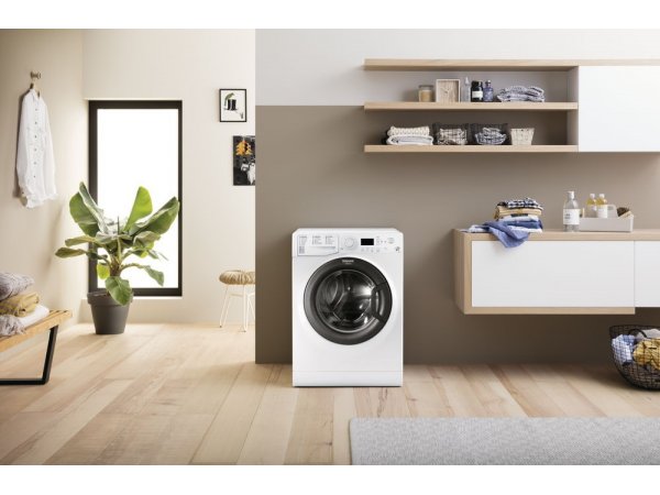 Стиральная машина Hotpoint/Ariston VMSG 622 ST B Стиральная машина Hotpoint/Ariston VMSG 622 ST B