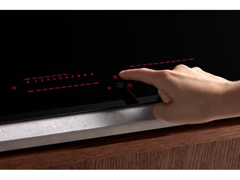 Встраиваемая индукционная варочная панель Electrolux EIP6446