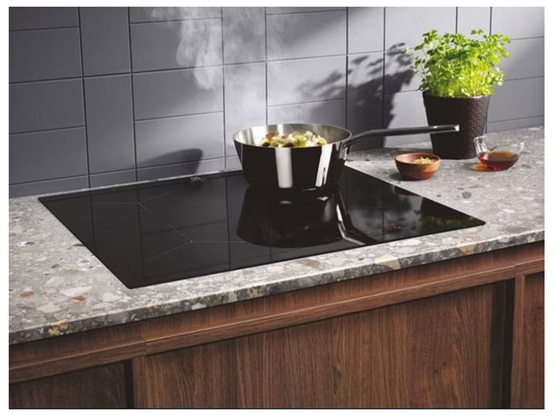 Встраиваемая индукционная варочная панель Electrolux LIL61424C