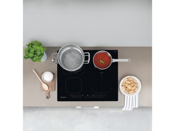 Индукционная варочная панель Indesit IB65B60NE Индукционная варочная панель Indesit IB65B60NE