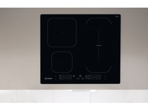 Индукционная варочная панель Indesit IB65B60NE