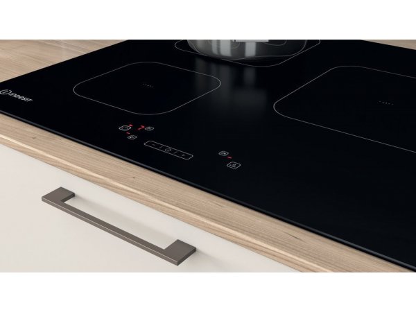 Индукционная варочная панель Indesit IS11Q60NE Индукционная варочная панель Indesit IS11Q60NE