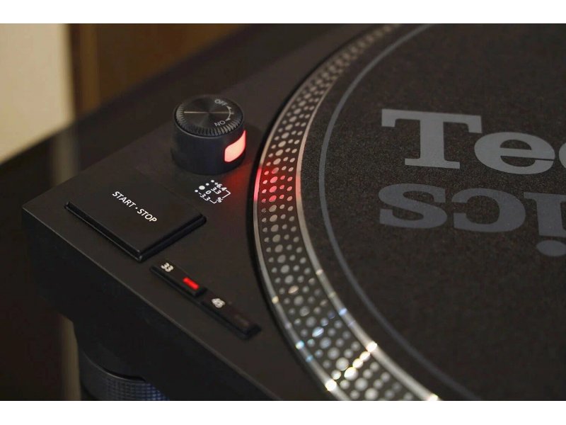 Виниловый проигрыватель Technics SL-1210 MK7 Виниловый проигрыватель Technics SL-1210 MK7
