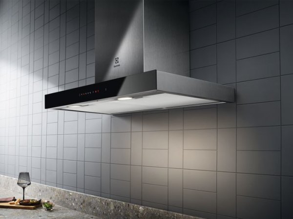 Вытяжка каминная Electrolux LFT766X Вытяжка каминная Electrolux LFT766X