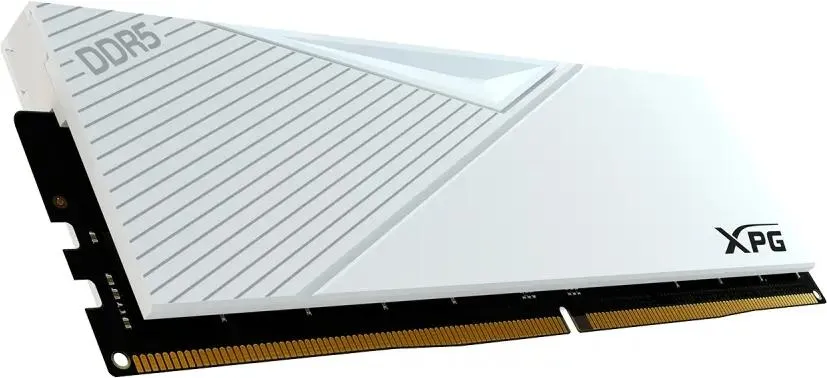 ADATA Lancer DDR5 трёхмерный вид под углом боковой профиль чипы памяти золотистые контакты
