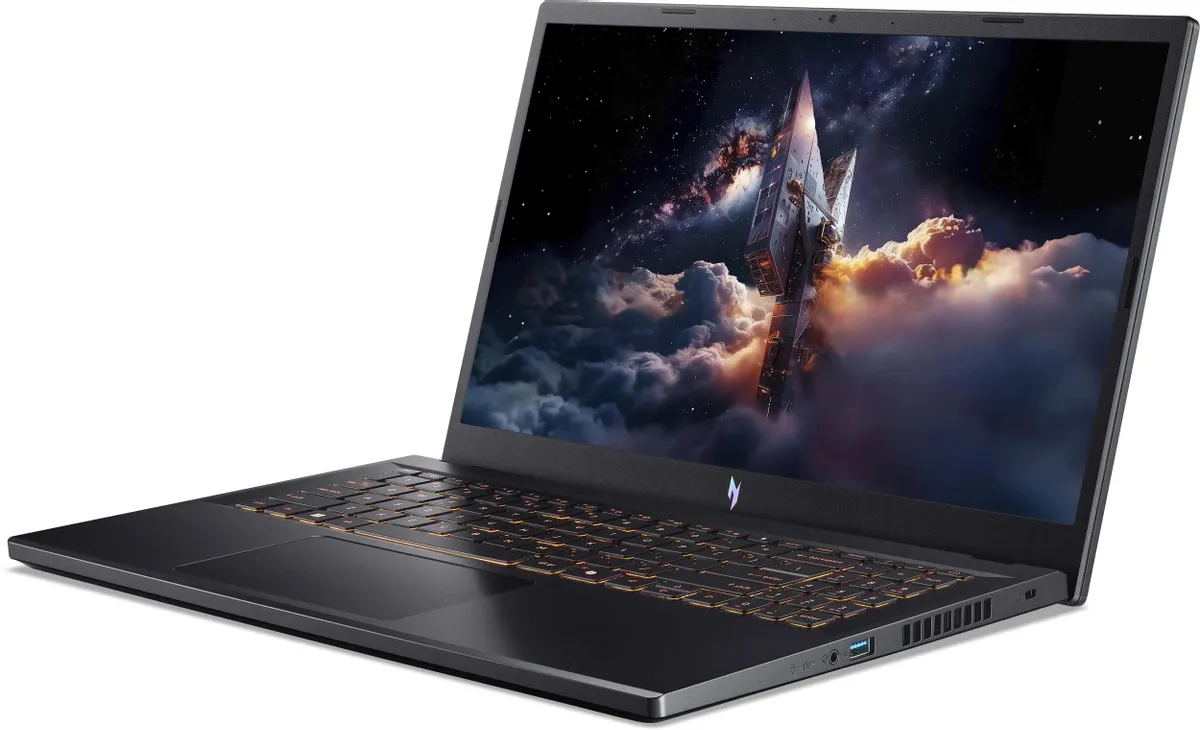 Acer Nitro V 15 ANV15-52-92DD вид сбоку — вентиляционные отверстия и порты на правом боку