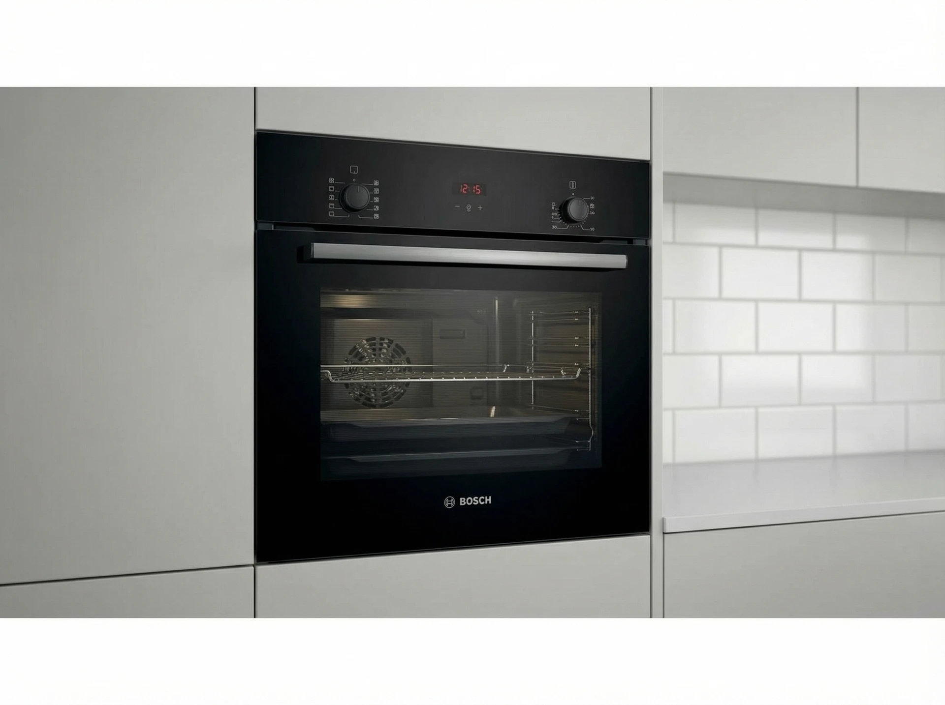 Электрический духовой шкаф Bosch HBF512BB1T - фото в интерьере