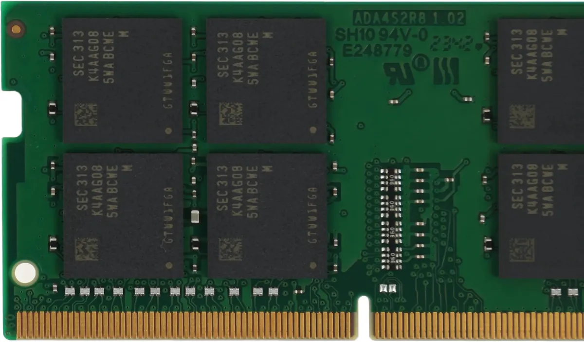 ADATA Premier AD4S320032G22-SGN — обратная сторона модуля DDR4 SODIMM, микросхемы памяти и электронная схема
