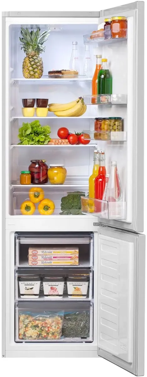 Beko RCSK310M20S открытые двери холодильника с продуктами на полках из закалённого стекла