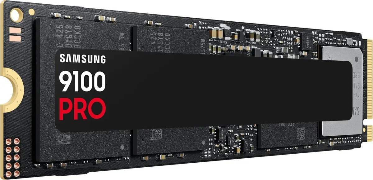 Samsung 9100 PRO M.2 2280 вид сбоку — разъём PCIe и контактные площадки M-key