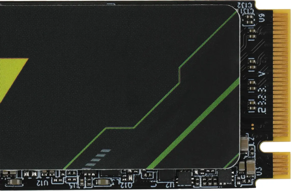 AGI AI818 2 ТБ SSD — обратная сторона платы, микросхемы QLC NAND и разъём M.2