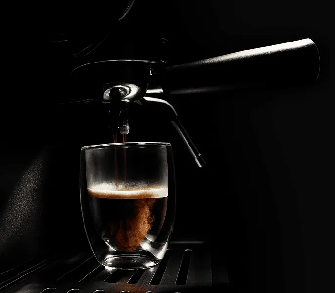 WMF Espresso Pro 0412390011 кофемашина на кухне черный корпус столешница