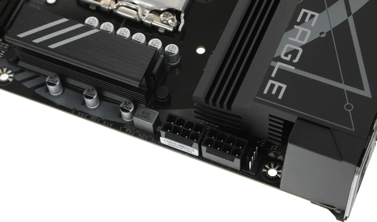 Gigabyte Z790 Eagle AX задняя панель порты USB HDMI DisplayPort LAN