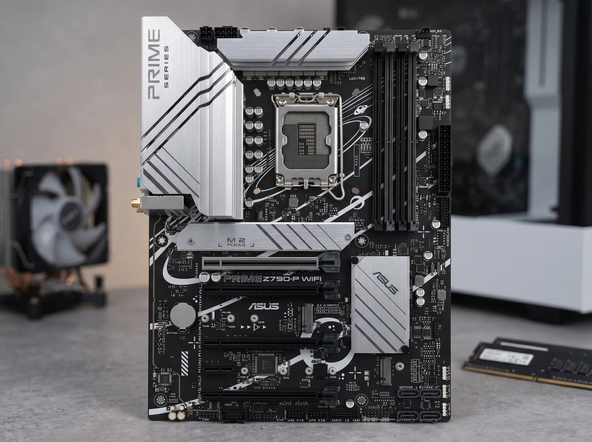 Материнская плата Asus Prime Z790-p Wifi, Socket LGA 1700, Intel Z790, ATX, RTL [90MB1CJ0-M1EAY0] - фото в интерьере
