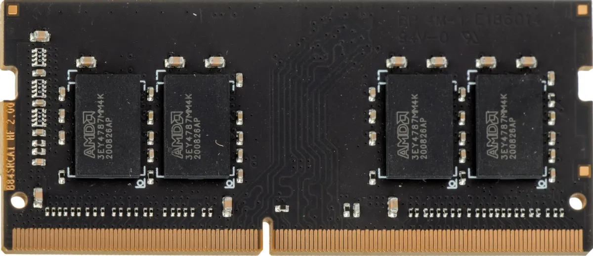 AMD Radeon R7 Performance R748G2606S2S-UO DDR4 SODIMM — тыльная сторона с микросхемами памяти