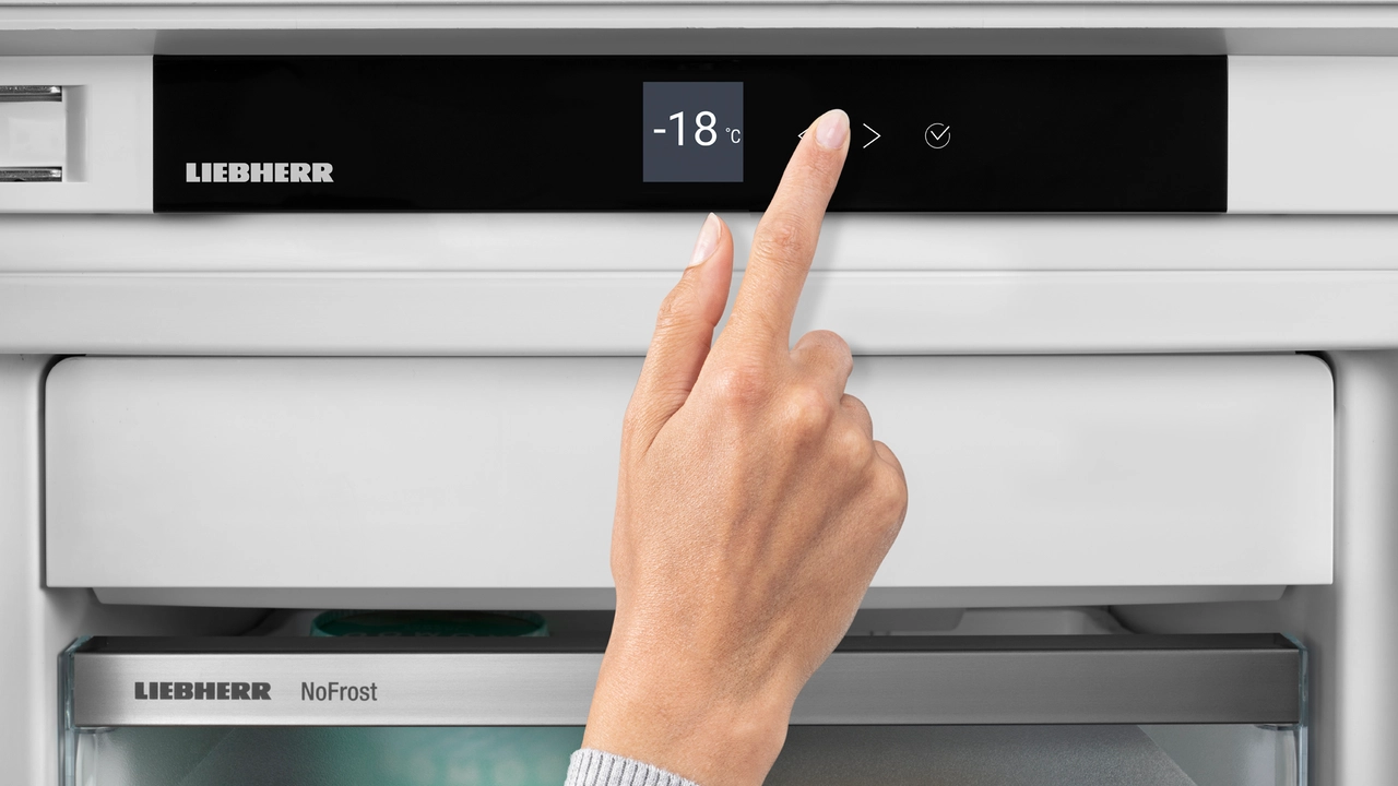Liebherr CNsff 5703 сенсорная панель управления с LCD-дисплеем и кнопками функций