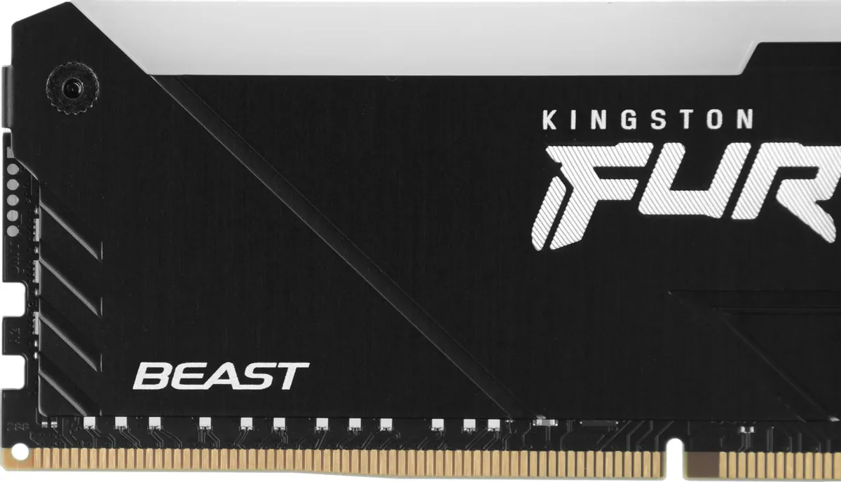 Kingston Fury Beast KF436C18BB2A/16 боковой профиль — чипы памяти DDR4, диагональный дизайн корпуса, золотые контакты
