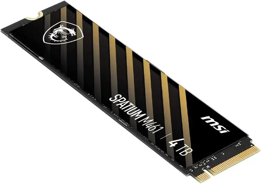 MSI Spatium M461 2TB вид сбоку — позолоченные контакты PCIe и гравировка SPATIUM M461 на чёрной поверхности