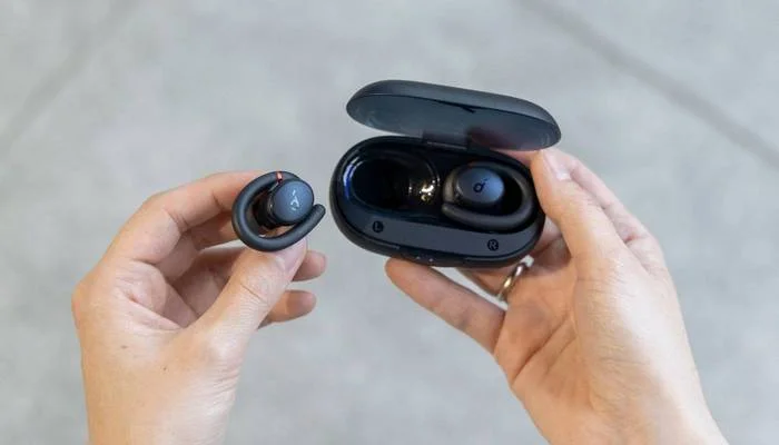 Anker Soundcore Sport X10 — зарядный кейс и Bluetooth 5.2